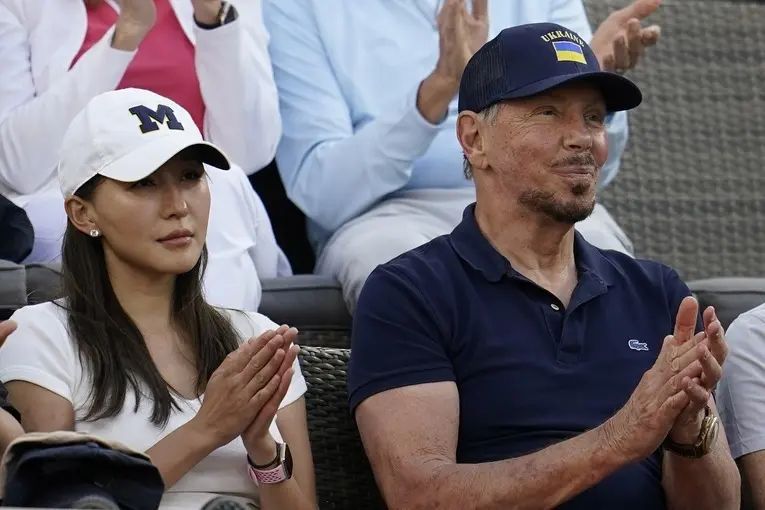 从中国留学生到世界第5富豪妻 她是如何做到的?